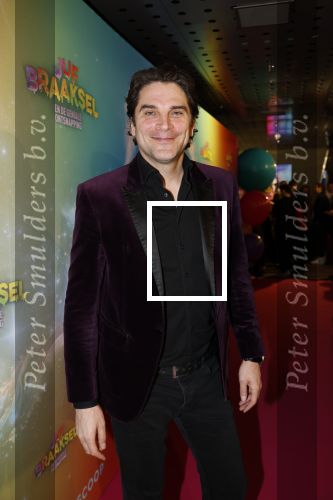 Amsterdam 8 december 2024
Premiere Juf Brakel in Pathe Arena met in de  Xander de Buisonje met zijn nichtje