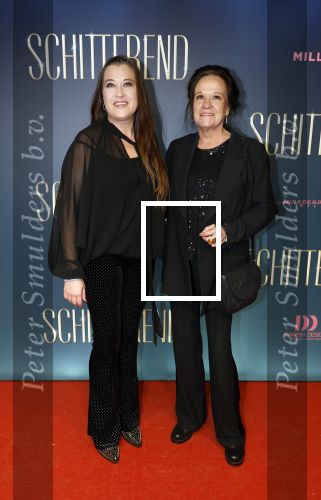 Amsterdam 9 december 2024
Premiere Schitetrend met in de hoofdrollen Holly Brood Gijs Scholten v Asschat Caro Lenssen Hannah Hoekstra Maarten Heijemans Bobbie Mulder Sidar Toksoz  in Tuschinski. Xandra Brood en Lola Brood