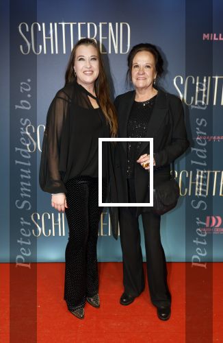 Amsterdam 9 december 2024
Premiere Schitetrend met in de hoofdrollen Holly Brood Gijs Scholten v Asschat Caro Lenssen Hannah Hoekstra Maarten Heijemans Bobbie Mulder Sidar Toksoz  in Tuschinski. Xandra Brood en Lola Brood