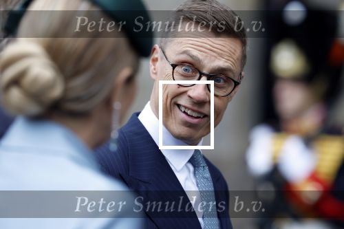 Amsterdam 11 december 2025
 Koning Willem-Alexander en koningin Maxima verwelkomende president van Finland Alexander Stubb met zijn echtgenote Suzanne Innes-Stubb op de Dam op de eerste dag van een tweedaags staatsbezoek aan Nederland