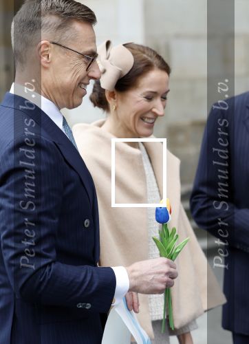 Amsterdam 11 december 2025
 Koning Willem-Alexander en koningin Maxima verwelkomende president van Finland Alexander Stubb met zijn echtgenote Suzanne Innes-Stubb op de Dam op de eerste dag van een tweedaags staatsbezoek aan Nederland