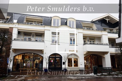 Laren 9 januari 2026
Andre v Duin heeft onlangs de penthouse gekocht naast de penthouse die hij afgelopen zomer kocht . Hij gaat van de 2 appartementen 1 appartement maken