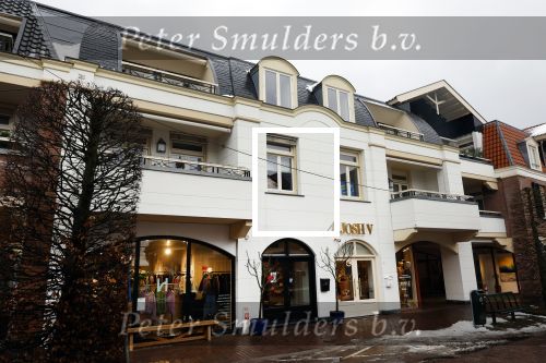 Laren 9 januari 2026
Andre v Duin heeft onlangs de penthouse gekocht naast de penthouse die hij afgelopen zomer kocht . Hij gaat van de 2 appartementen 1 appartement maken