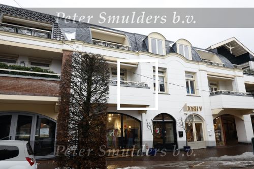 Laren 9 januari 2026
Andre v Duin heeft onlangs de penthouse gekocht naast de penthouse die hij afgelopen zomer kocht . Hij gaat van de 2 appartementen 1 appartement maken