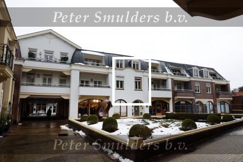 Laren 9 januari 2026
Andre v Duin heeft onlangs de penthouse gekocht naast de penthouse die hij afgelopen zomer kocht . Hij gaat van de 2 appartementen 1 appartement maken
