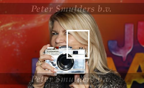 Amsterdam 7 december 2025
Premiere Juf Braaksel in Pathe Noord . Anne Marie Jung met dochter