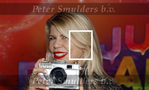 Amsterdam 7 december 2025
Premiere Juf Braaksel in Pathe Noord . Anne Marie Jung met dochter