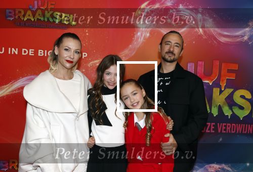 Amsterdam 7 december 2025
Premiere Juf Braaksel in Pathe Noord . Cato Klibansky Susanna Klibansky en Louis Klibansky