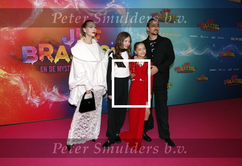 Amsterdam 7 december 2025
Premiere Juf Braaksel in Pathe Noord . Cato Klibansky Susanna Klibansky en Louis Klibansky