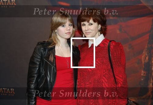 Hilversum 16 december 2025
Premiere Avatar in VUE in Hilversum. Chazia Mourali met dochter