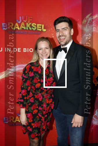 Amsterdam 7 december 2025
Premiere Juf Braaksel in Pathe Noord . david Cocheret kwam met zijn zwanger vrouw familie en vader Jan Cocheret