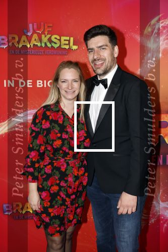 Amsterdam 7 december 2025
Premiere Juf Braaksel in Pathe Noord . david Cocheret kwam met zijn zwanger vrouw familie en vader Jan Cocheret