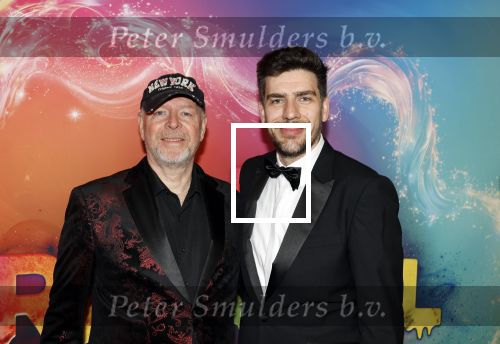 Amsterdam 7 december 2025
Premiere Juf Braaksel in Pathe Noord . david Cocheret kwam met zijn zwanger vrouw familie en vader Jan Cocheret