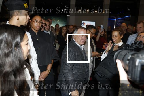 Amsterdam 11 december 2025
Eerste dag van de Masters expo in de RAI. Dick Advocaat krijgt prijs uit handen van Wendy v Dijk en Najib Amhali