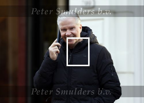 Amsterdam 22 december 2025
Dreis Roelvink bellend op de pc hooftstraat