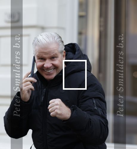 Amsterdam 22 december 2025
Dreis Roelvink bellend op de pc hooftstraat