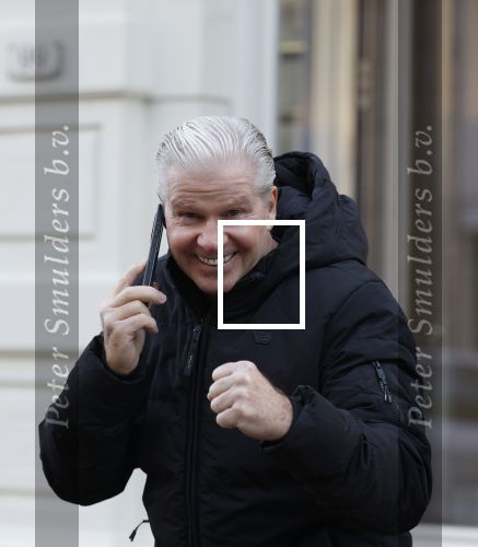 Amsterdam 22 december 2025
Dreis Roelvink bellend op de pc hooftstraat