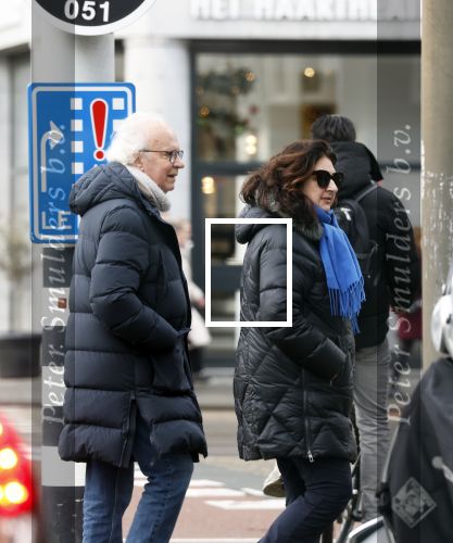 Amsterdam 19 december 2025
Eddy Habbema met zijn vrouw op straat in Amsterdam zuid