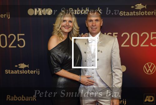 Papendal 17 december 2025
Sportgala waar oa de sportman en sportvrouw van het jaar gekozen worden . Erik Dekker met zijn vrouw