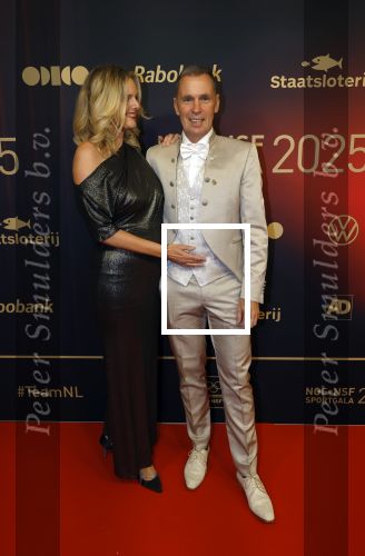 Papendal 17 december 2025
Sportgala waar oa de sportman en sportvrouw van het jaar gekozen worden . Erik Dekker met zijn vrouw