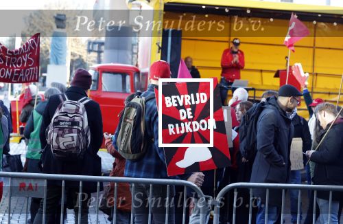 Amsterdam 13 december 2025
Vip dag masters Expo in de Rai . Exstinction Rebellion demonstreert bij Masters Expo
