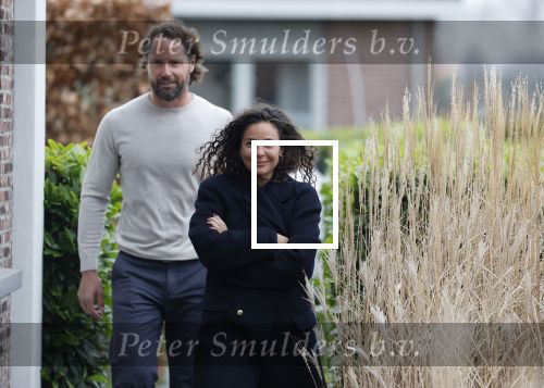 Ilpendam 15 december 2025
De eerste foto\'s van Fajah Lourens met haar nieuwe vriend Coen bij haar huis .