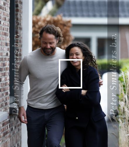 Ilpendam 15 december 2025
De eerste foto\'s van Fajah Lourens met haar nieuwe vriend Coen bij haar huis .