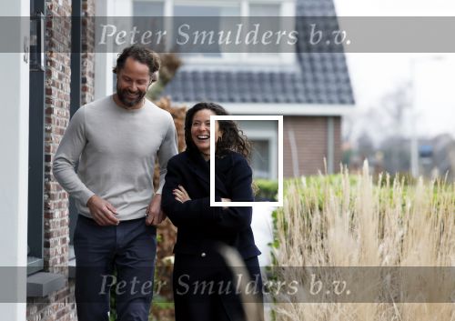 Ilpendam 15 december 2025
De eerste foto\'s van Fajah Lourens met haar nieuwe vriend Coen bij haar huis .