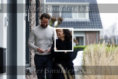 Ilpendam 15 december 2025
De eerste foto\'s van Fajah Lourens met haar nieuwe vriend Coen bij haar huis .