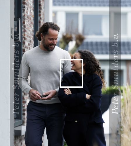 Ilpendam 15 december 2025
De eerste foto\'s van Fajah Lourens met haar nieuwe vriend Coen bij haar huis .