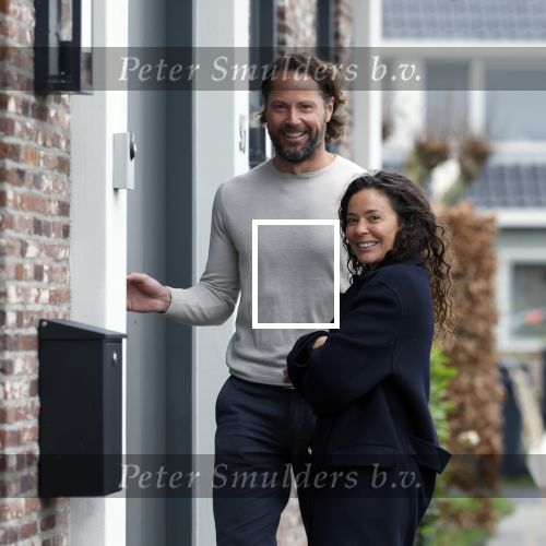Ilpendam 15 december 2025
De eerste foto\'s van Fajah Lourens met haar nieuwe vriend Coen bij haar huis .