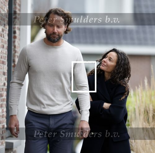 Ilpendam 15 december 2025
De eerste foto\'s van Fajah Lourens met haar nieuwe vriend Coen bij haar huis .