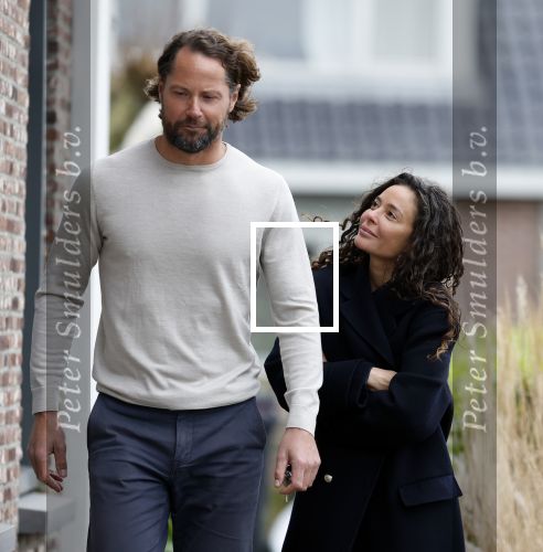Ilpendam 15 december 2025
De eerste foto\'s van Fajah Lourens met haar nieuwe vriend Coen bij haar huis .
