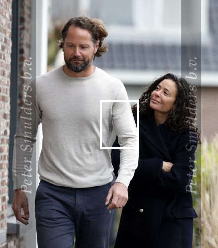 Ilpendam 15 december 2025
De eerste foto\'s van Fajah Lourens met haar nieuwe vriend Coen bij haar huis .