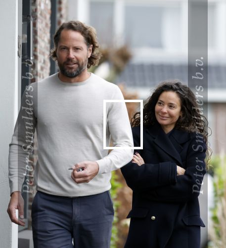 Ilpendam 15 december 2025
De eerste foto\'s van Fajah Lourens met haar nieuwe vriend Coen bij haar huis .