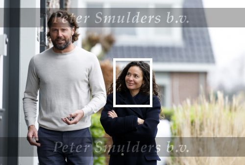 Ilpendam 15 december 2025
De eerste foto\'s van Fajah Lourens met haar nieuwe vriend Coen bij haar huis .