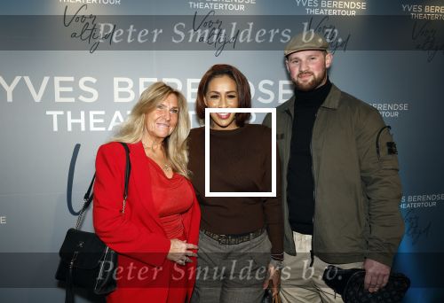 Bussum 8 december 2025
Premiere theatwershow Voor Altijd van Yves Berendse in t Spant. Glennis Grace kwam met haar vriend Eddy Reijner