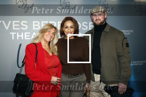 Bussum 8 december 2025
Premiere theatwershow Voor Altijd van Yves Berendse in t Spant. Glennis Grace kwam met haar vriend Eddy Reijner