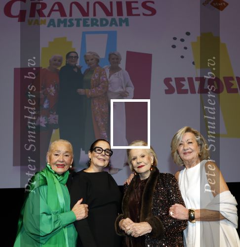 Amsterdam 2 december 2025
Presenatie Grannies van Amsterdam seizoen 2 . Martine v Os doet de presentatie. 
De Grannies bestaan uit Joanita Mug Tonneke en Lorraine . Ook hun kleinkinderen waren aanwezig  in Tuschinski
