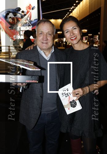 Amsterdam 11 december 2025
Eerste dag van de Masters expo in de RAI. Gunay Uslu  met Dick Advocaat