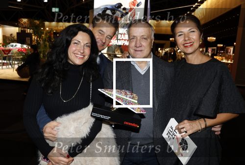 Amsterdam 11 december 2025
Eerste dag van de Masters expo in de RAI. Gunay Uslu  met Dick Advocaat  Wilftred Genee en Lili Genee