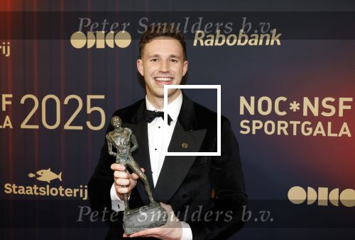Papendal 17 december 2025
Sportgala waar oa de sportman en sportvrouw van het jaar gekozen worden . Harrie Lavreysen werd voor de tweede keer achter elkaar gekozen tot sportman van het jaar . Harrie kwam met zijn beste vrienden