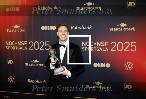 Papendal 17 december 2025
Sportgala waar oa de sportman en sportvrouw van het jaar gekozen worden . Harrie Lavreysen werd voor de tweede keer achter elkaar gekozen tot sportman van het jaar . Harrie kwam met zijn beste vrienden