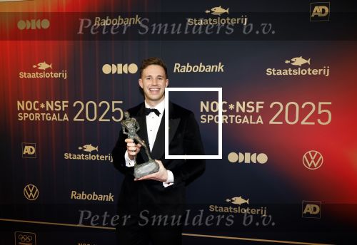 Papendal 17 december 2025
Sportgala waar oa de sportman en sportvrouw van het jaar gekozen worden . Harrie Lavreysen werd voor de tweede keer achter elkaar gekozen tot sportman van het jaar . Harrie kwam met zijn beste vrienden