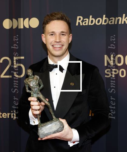 Papendal 17 december 2025
Sportgala waar oa de sportman en sportvrouw van het jaar gekozen worden . Harrie Lavreysen werd voor de tweede keer achter elkaar gekozen tot sportman van het jaar . Harrie kwam met zijn beste vrienden