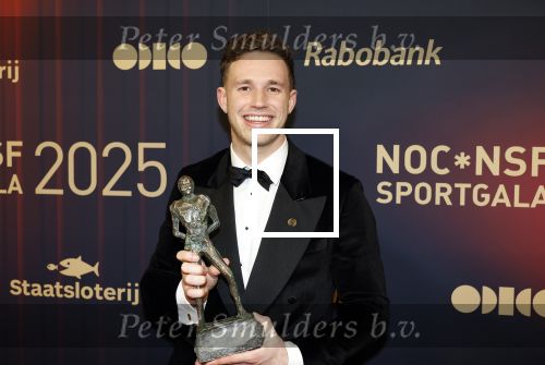 Papendal 17 december 2025
Sportgala waar oa de sportman en sportvrouw van het jaar gekozen worden . Harrie Lavreysen werd voor de tweede keer achter elkaar gekozen tot sportman van het jaar . Harrie kwam met zijn beste vrienden