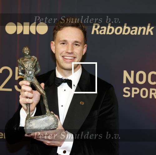 Papendal 17 december 2025
Sportgala waar oa de sportman en sportvrouw van het jaar gekozen worden . Harrie Lavreysen werd voor de tweede keer achter elkaar gekozen tot sportman van het jaar . Harrie kwam met zijn beste vrienden