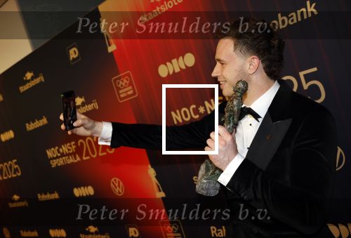 Papendal 17 december 2025
Sportgala waar oa de sportman en sportvrouw van het jaar gekozen worden . Harrie Lavreysen werd voor de tweede keer achter elkaar gekozen tot sportman van het jaar . Harrie kwam met zijn beste vrienden