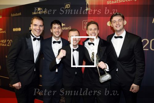 Papendal 17 december 2025
Sportgala waar oa de sportman en sportvrouw van het jaar gekozen worden . Harrie Lavreysen werd voor de tweede keer achter elkaar gekozen tot sportman van het jaar . Harrie kwam met zijn beste vrienden