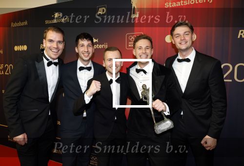 Papendal 17 december 2025
Sportgala waar oa de sportman en sportvrouw van het jaar gekozen worden . Harrie Lavreysen werd voor de tweede keer achter elkaar gekozen tot sportman van het jaar . Harrie kwam met zijn beste vrienden